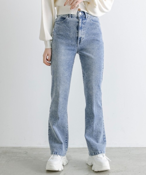 OLIVE des OLIVE（オリーブデオリーブ）の「【S/Mサイズ展開】細見えストレッチフレアデニムパンツ 1041030040（デニムパンツ・レディース・スミクロ/ブルー・MEDIUM/SMALL）」の6枚目の写真