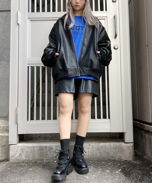 Figments（フィグメンツ）の「オーバーサイズFレザーボンバー