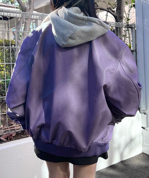 Figments（フィグメンツ）の「オーバーサイズFレザーボンバー