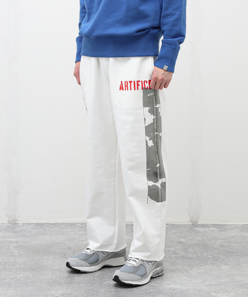 EDIFICE(エディフィス)の「【TEXTILE PAINT】スウェット パンツ(スウェットパンツ・メンズ・ブラック/グレー/ホワイト/レッド・MEDIUM/LARGE)」の2枚目の写真