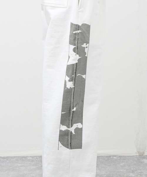 EDIFICE(エディフィス)の「【TEXTILE PAINT】スウェット パンツ(スウェットパンツ・メンズ・ブラック/グレー/ホワイト/レッド・MEDIUM/LARGE)」の22枚目の写真