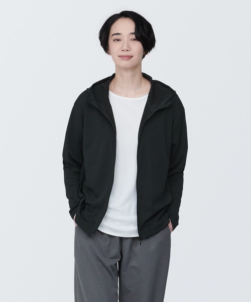 無印良品(ムジルシリョウヒン)の「〔MUJI WALKER〕婦人 UVカット乾きやすいジップパーカ(パーカー・レディース・ブラック/オフホワイト/グレー系1/ピンク・L/XL/XS/S/M)」の3枚目の写真