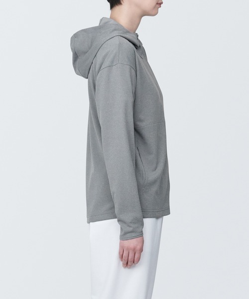 無印良品(ムジルシリョウヒン)の「〔MUJI WALKER〕婦人 UVカット乾きやすいジップパーカ(パーカー・レディース・ブラック/オフホワイト/グレー系1/ピンク・L/XL/XS/S/M)」の21枚目の写真