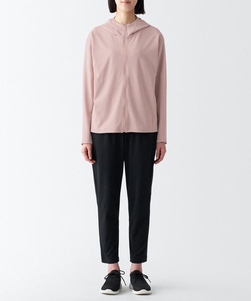 無印良品(ムジルシリョウヒン)の「〔MUJI WALKER〕婦人 UVカット乾きやすいジップパーカ(パーカー・レディース・ブラック/オフホワイト/グレー系1/ピンク・L/XL/XS/S/M)」の16枚目の写真