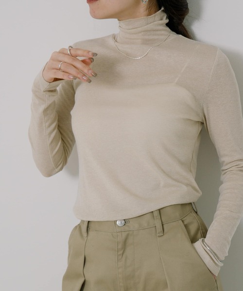 URBAN RESEARCH(アーバンリサーチ)の「ラメタートルネックカットソー(Tシャツ/カットソー・レディース・シルバー/ゴールド・FREE)」の2枚目の写真