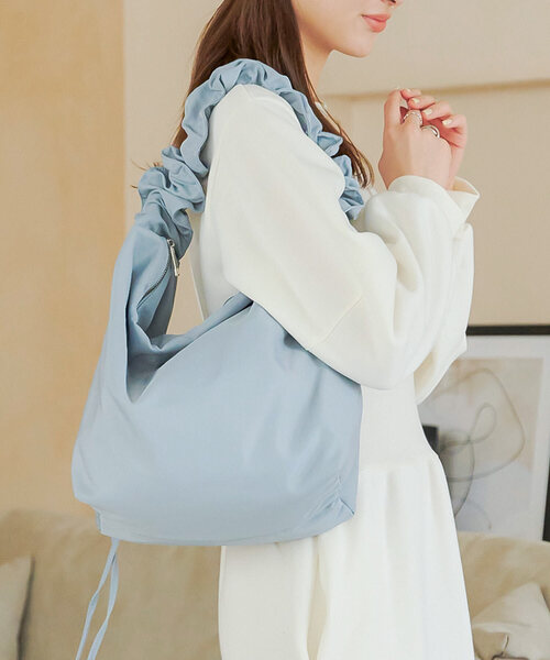 KOBE LETTUCE（コウベレタス）の「ショルダーフリルバッグ（ハンドバッグ・レディース・ブラック/アイボリー/ブルー/ベージュ・F）」の4枚目の写真