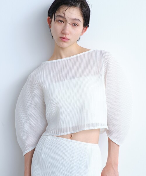 CODE A(コードエー)の「◆sheer pleats tops(Tシャツ/カットソー・レディース・ライトベージュ/ブラック/ホワイト・00)」の5枚目の写真