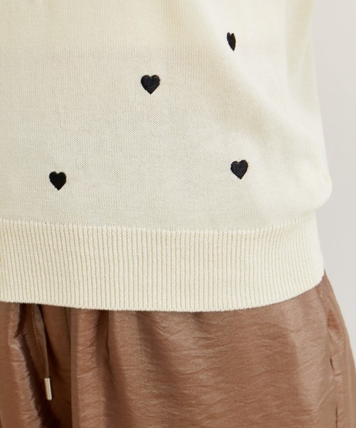 VIS(ビス)の「リネンタッチハート刺繍半袖ニットプルオーバー(ニット/セーター・レディース・キナリ/グレー・FREE)」の21枚目の写真