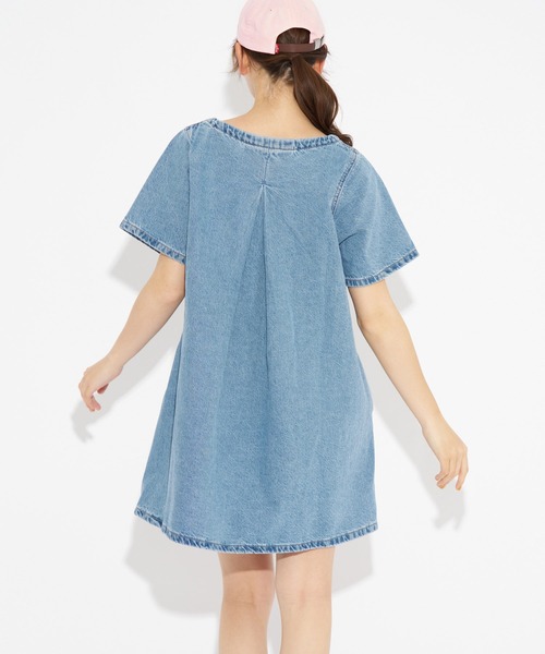 Levi's(リーバイス)の「Levi's/リーバイス WELLTHREAD(R) WILDFLOWER ワンピース インディゴ WILD BLOOMER(ワンピース・レディース・ダークインディゴブルー・M/S/XS)」の3枚目の写真