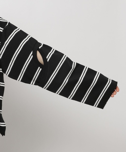 niko and...（ニコアンド）の「ツイストスリットロングTシャツ（Tシャツ/カットソー・レディース・チャコール/オフホワイト/ブラック/ピンク・MEDIUM/LARGE）」の7枚目の写真