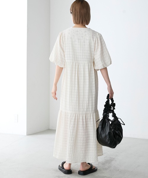 forksy.(フォルクシー)の「【forksy.】シアーリップルバルーンスリーブワンピース(ワンピース・レディース・アイボリー/ブラック/イエロー・FREE)」の11枚目の写真