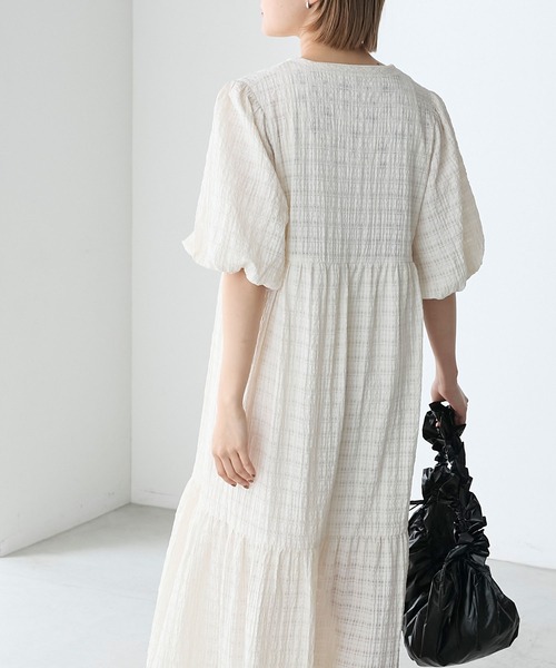 forksy.(フォルクシー)の「【forksy.】シアーリップルバルーンスリーブワンピース(ワンピース・レディース・アイボリー/ブラック/イエロー・FREE)」の14枚目の写真