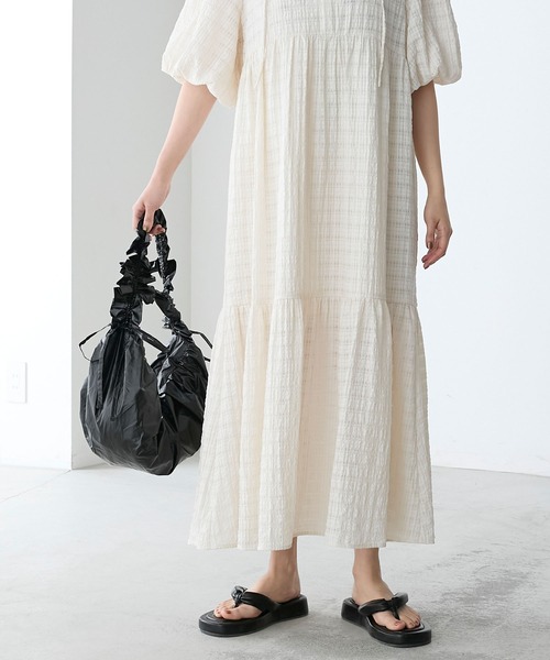 forksy.(フォルクシー)の「【forksy.】シアーリップルバルーンスリーブワンピース(ワンピース・レディース・アイボリー/ブラック/イエロー・FREE)」の15枚目の写真