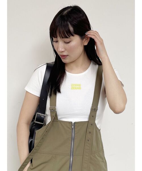 MURUA（ムルーア）の「ロゴクロップトTシャツ（Tシャツ/カットソー・レディース・オレンジ/その他1/ネイビー/ブラック/ホワイト・FREE）」の6枚目の写真