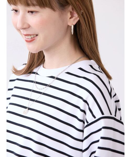 AMERICAN HOLIC（アメリカンホリック）の「抗菌防臭+UVカット裾ラウンドカットチュニック（Tシャツ/カットソー・レディース・グレイッシュベージュ/ブラック/チャコールグレー/オフホワイト/その他7・M/L）」の12枚目の写真