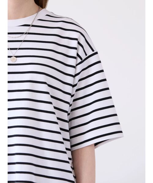 AMERICAN HOLIC（アメリカンホリック）の「抗菌防臭+UVカット裾ラウンドカットチュニック（Tシャツ/カットソー・レディース・グレイッシュベージュ/ブラック/チャコールグレー/オフホワイト/その他7・M/L）」の13枚目の写真