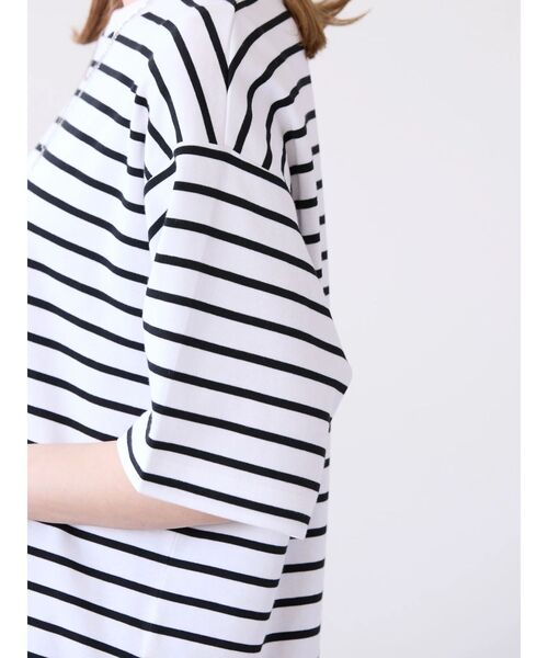 AMERICAN HOLIC（アメリカンホリック）の「抗菌防臭+UVカット裾ラウンドカットチュニック（Tシャツ/カットソー・レディース・グレイッシュベージュ/ブラック/チャコールグレー/オフホワイト/その他7・M/L）」の14枚目の写真