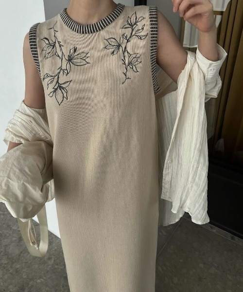 WILLFULLY（ウィルフリー）の「embroidery flower no sleeve knit OP（ワンピース・レディース・タン/ブラック・FREE）」の14枚目の写真