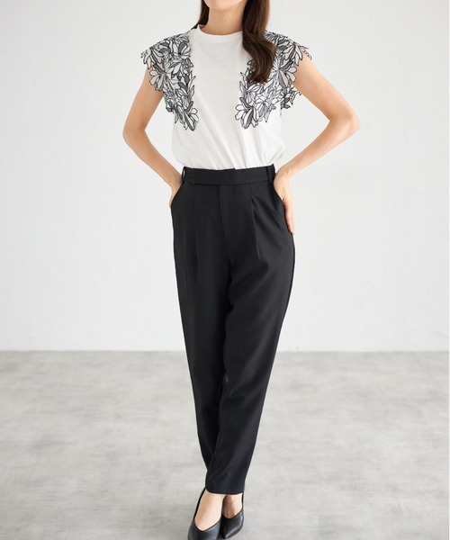 tocco closet(トッコ クローゼット)の「【ZOZO限定】エンブロイダリーフラワーレーススリーブカットソー(Tシャツ/カットソー・レディース・ブラック/オフホワイト/ライラック・M)」の4枚目の写真