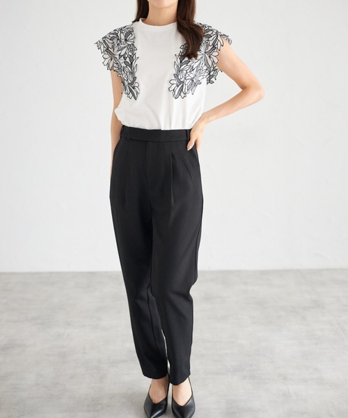 tocco closet(トッコ クローゼット)の「【ZOZO限定】エンブロイダリーフラワーレーススリーブカットソー(Tシャツ/カットソー・レディース・ブラック/オフホワイト/ライラック・M)」の5枚目の写真