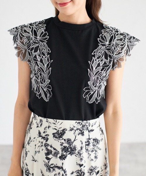 tocco closet(トッコ クローゼット)の「【ZOZO限定】エンブロイダリーフラワーレーススリーブカットソー(Tシャツ/カットソー・レディース・ブラック/オフホワイト/ライラック・M)」の13枚目の写真