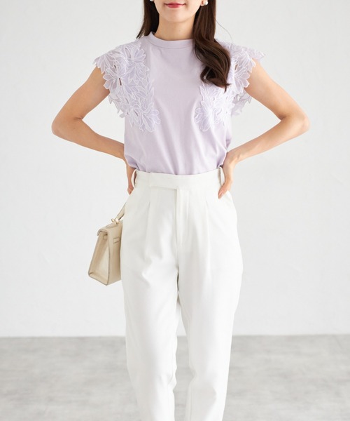 tocco closet(トッコ クローゼット)の「【ZOZO限定】エンブロイダリーフラワーレーススリーブカットソー(Tシャツ/カットソー・レディース・ブラック/オフホワイト/ライラック・M)」の20枚目の写真