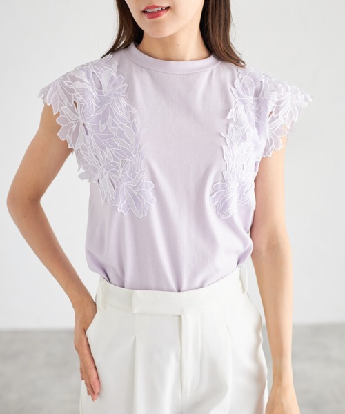 tocco closet(トッコ クローゼット)の「【ZOZO限定】エンブロイダリーフラワーレーススリーブカットソー(Tシャツ/カットソー・レディース・ブラック/オフホワイト/ライラック・M)」の21枚目の写真