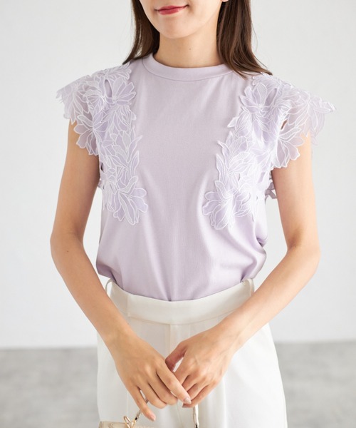 tocco closet(トッコ クローゼット)の「【ZOZO限定】エンブロイダリーフラワーレーススリーブカットソー(Tシャツ/カットソー・レディース・ブラック/オフホワイト/ライラック・M)」の22枚目の写真
