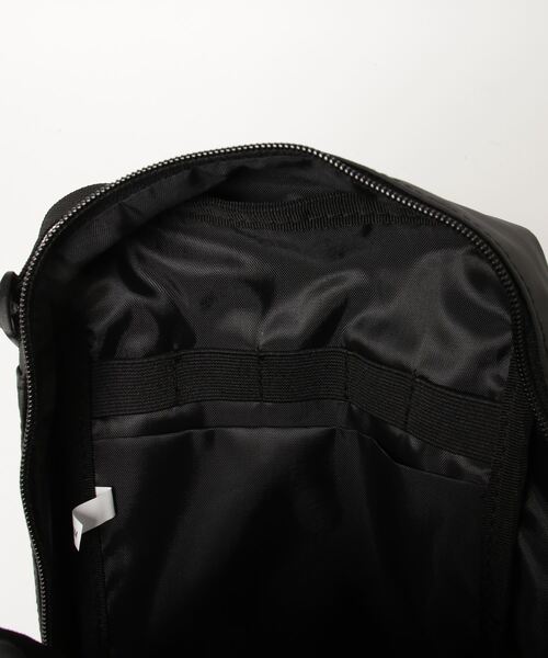 THRASHER(スラッシャー)の「THRASHER / タテミニショルダー / TH-T(ショルダーバッグ・レディース・ホワイト/ブラック・ONESIZE)」の8枚目の写真