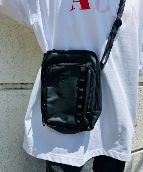 THRASHER(スラッシャー)の「THRASHER / タテミニショルダー / TH-T(ショルダーバッグ・レディース・ホワイト/ブラック・ONESIZE)」の5枚目の写真