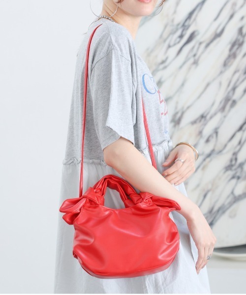 LEPSIM(レプシィム)の「フェイクレザー結びミニバッグ 119759(ショルダーバッグ・レディース・ライトブルー/ブラック/レッド/シルバー・ONE SIZE)」の3枚目の写真