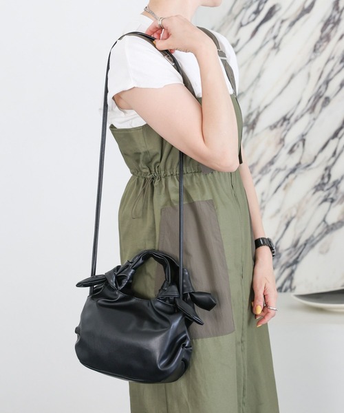 LEPSIM(レプシィム)の「フェイクレザー結びミニバッグ 119759(ショルダーバッグ・レディース・ライトブルー/ブラック/レッド/シルバー・ONE SIZE)」の6枚目の写真