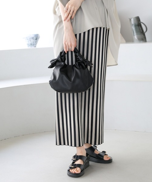 LEPSIM(レプシィム)の「フェイクレザー結びミニバッグ 119759(ショルダーバッグ・レディース・ライトブルー/ブラック/レッド/シルバー・ONE SIZE)」の8枚目の写真