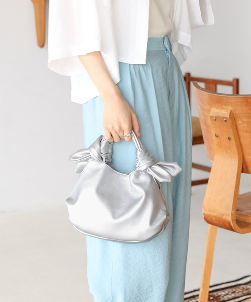 LEPSIM(レプシィム)の「フェイクレザー結びミニバッグ 119759(ショルダーバッグ・レディース・ライトブルー/ブラック/レッド/シルバー・ONE SIZE)」の12枚目の写真