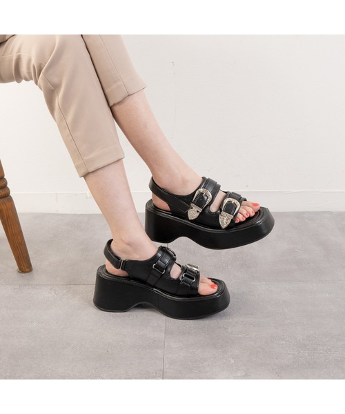 Fabby fabby(ファビィーファビィー)の「厚底2ベルトウエスタンサンダル(サンダル・レディース・ブラック/オフホワイト/ベージュ・SMALL/MEDIUM/LARGE)」の6枚目の写真