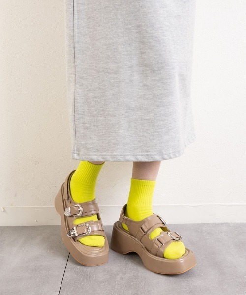 Fabby fabby(ファビィーファビィー)の「厚底2ベルトウエスタンサンダル(サンダル・レディース・ブラック/オフホワイト/ベージュ・SMALL/MEDIUM/LARGE)」の11枚目の写真