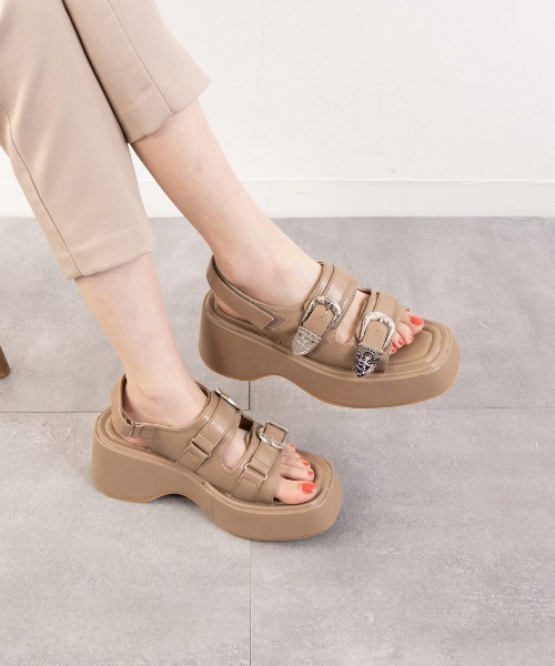 Fabby fabby(ファビィーファビィー)の「厚底2ベルトウエスタンサンダル(サンダル・レディース・ブラック/オフホワイト/ベージュ・SMALL/MEDIUM/LARGE)」の22枚目の写真