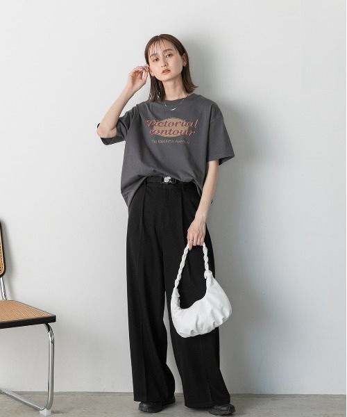 ad thie(アドティエ)の「ヴィンテージ風ロゴ ピグメントTシャツ(Tシャツ/カットソー・レディース・チャコールグレー/ブルー/レッド/ネイビー・FREE)」の5枚目の写真