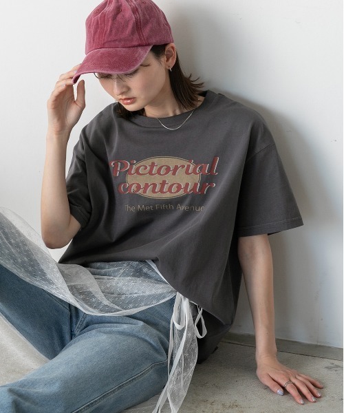 ad thie(アドティエ)の「ヴィンテージ風ロゴ ピグメントTシャツ(Tシャツ/カットソー・レディース・チャコールグレー/ブルー/レッド/ネイビー・FREE)」の10枚目の写真