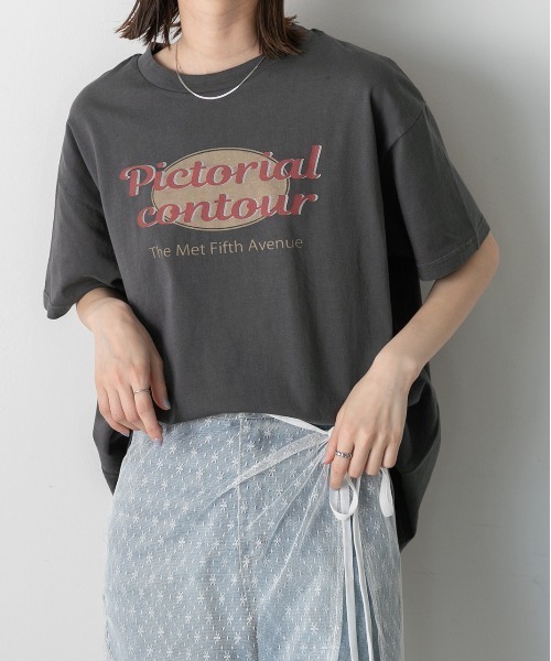 ad thie(アドティエ)の「ヴィンテージ風ロゴ ピグメントTシャツ(Tシャツ/カットソー・レディース・チャコールグレー/ブルー/レッド/ネイビー・FREE)」の11枚目の写真