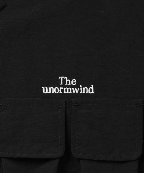 The unormwind（ザアンノームワインド）の「胸刺繍ロゴ　マルチポケットオーバーサイズテックワッシャーナイロン半袖シャツ（シャツ/ブラウス・メンズ・ブラック/チャコールグレー/サックスブルー/サンドベージュ・S/M/L/XL）」の18枚目の写真