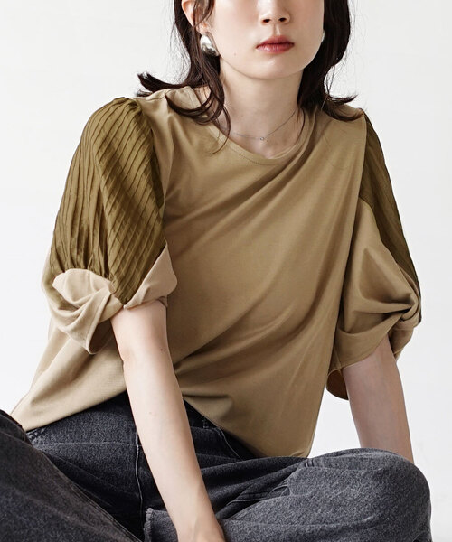 e-zakkamania stores(イーザッカマニアストアーズ)の「ラメバルーンスリーブ プルオーバー(Tシャツ/カットソー・レディース・ブラック/ベージュ・フリー)」の1枚目の写真