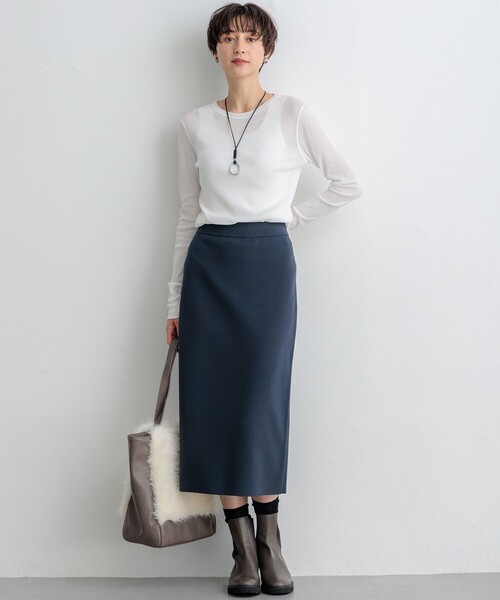 23区(ニジュウサンク)の「【SLOW/一部店舗限定】シアーリブロンTEE クルーネック カットソー(Tシャツ/カットソー・レディース・ライトグレー系/ブラック系/ホワイト系/スモーキーグリーン系・44/46)」の6枚目の写真
