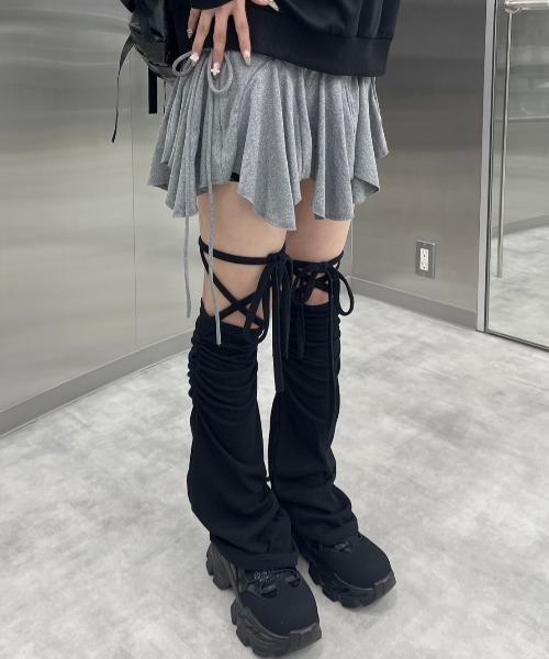 Never mind the XU / Chikashitsu+（ネバーマインド ザ エックスユー / チカシツプラス）の「【nmtc+】ribbon sweat skirt（スカート・レディース・ブラック/グレー・ONE SIZE）」の2枚目の写真