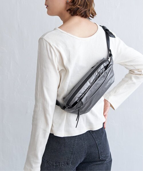 notch.（ノッチ）の「greteグロッシーボディバッグ（ボディバッグ/ウエストポーチ・レディース・ブラック/ダークグレー・ONESIZE）」の20枚目の写真