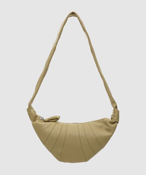 LEMAIRE（ルメール）の「SMALL CROISSANT BAG（ショルダーバッグ・レディース・ブラック/カーキ/グレー/ブラウン・OS）」の4枚目の写真