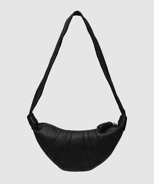 LEMAIRE（ルメール）の「SMALL CROISSANT BAG（ショルダーバッグ・レディース・ブラック/カーキ/グレー/ブラウン・OS）」の5枚目の写真