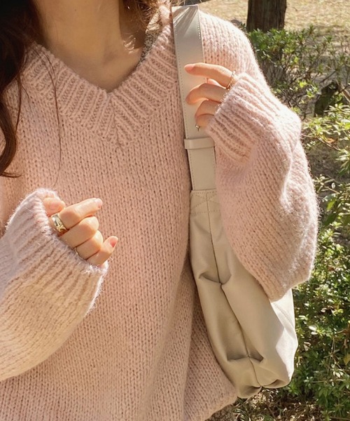 Doula Doula(ドゥーラドゥーラ)の「オーバーサイズVネックニット(ニット/セーター・レディース・ライトグリーン/ベージュ/ブラック/グレー/ブラウン・FREE)」の22枚目の写真