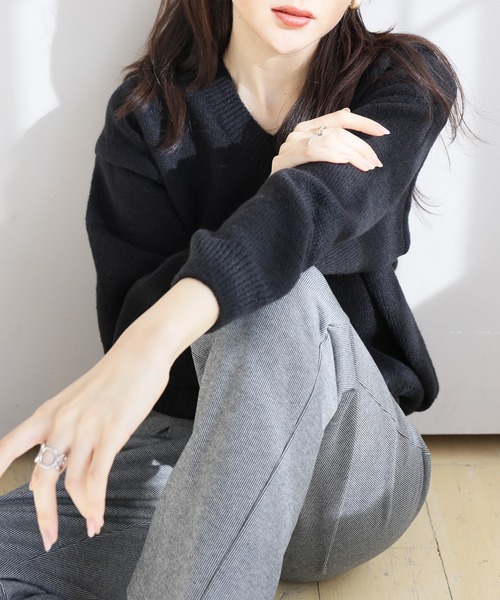 Doula Doula(ドゥーラドゥーラ)の「オーバーサイズVネックニット(ニット/セーター・レディース・ライトグリーン/ベージュ/ブラック/グレー/ブラウン・FREE)」の8枚目の写真