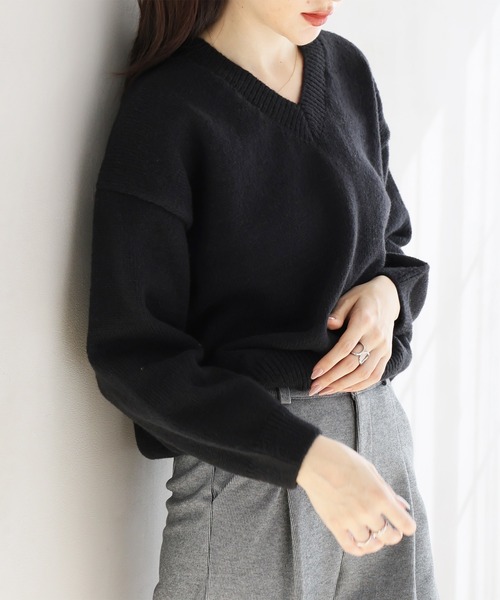 Doula Doula(ドゥーラドゥーラ)の「オーバーサイズVネックニット(ニット/セーター・レディース・ライトグリーン/ベージュ/ブラック/グレー/ブラウン・FREE)」の9枚目の写真